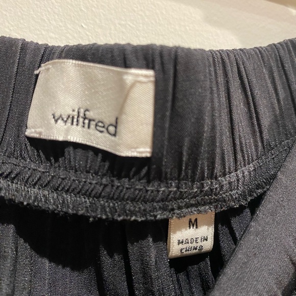 Wilfred pleated skirt size medium - Picture 2 of 2